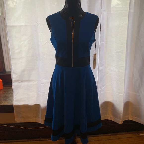 Calvin Klein ZIP-FRONT FIT & FLARE DRESS - Picture 2 of 8